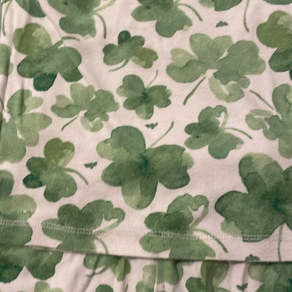4T Burt’s Bees pajamas Clover Shamrock St. Patrick’s Day - Picture 2 of 3